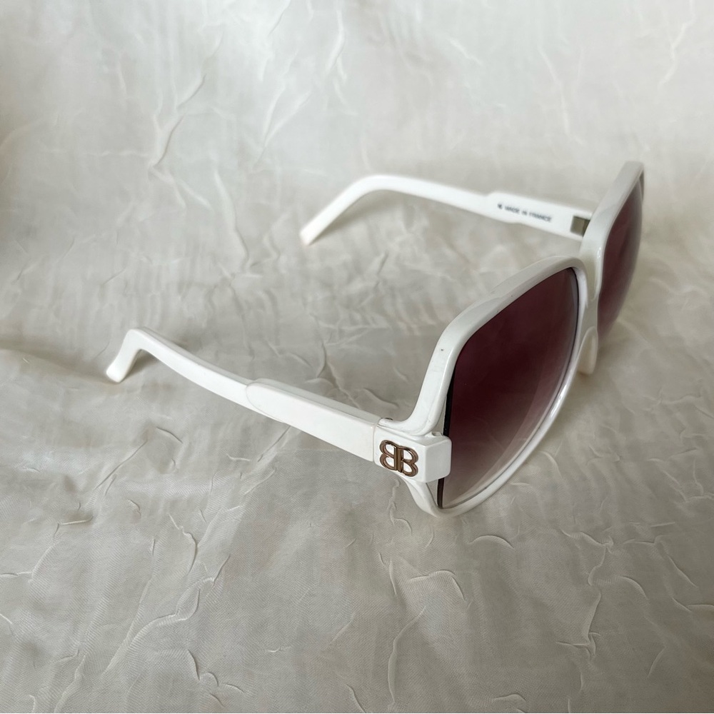 [ ” ▀ ﹏ ▀ ” ]

Vintage 70s Balenciaga Sunglasses - Picture 4 of 17